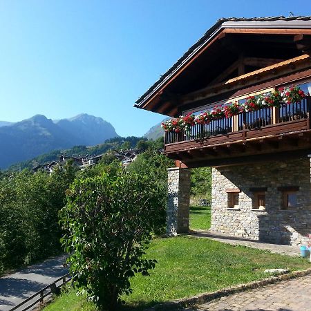 Les Combes Hotel La Salle Exterior photo