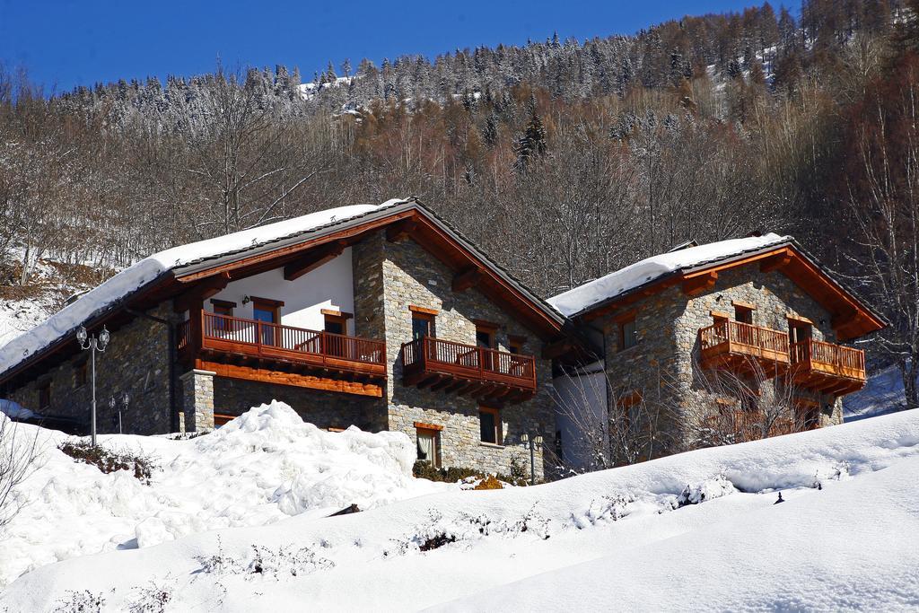 Les Combes Hotel La Salle Exterior photo