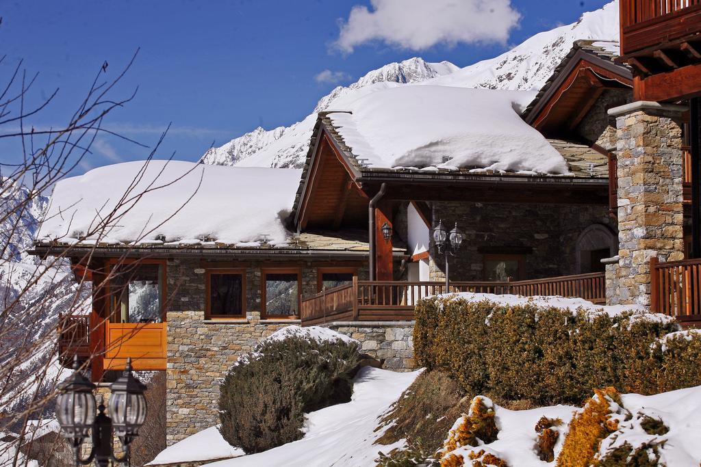 Les Combes Hotel La Salle Exterior photo