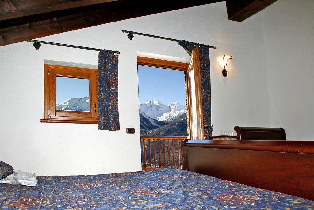 Les Combes Hotel La Salle Exterior photo